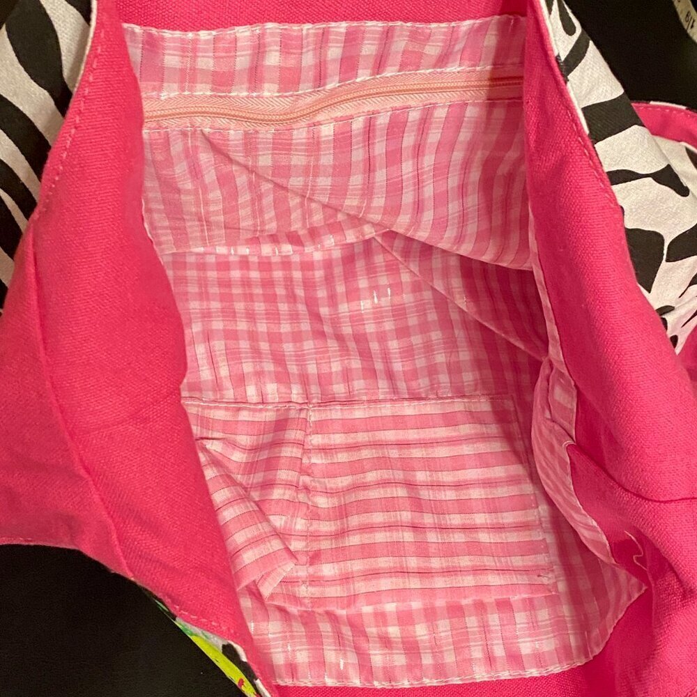 ONE DC I Heart DC Boho Shoulder Tote Bag Zebra Stripes Pink Lining Roomy - Picture 4 of 10